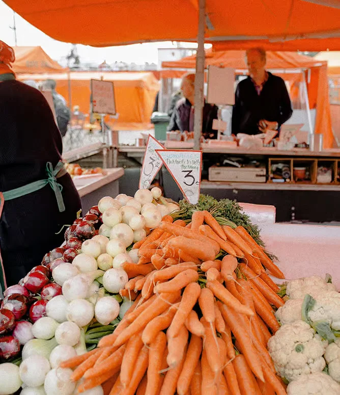 Mobile card terminals at a market stall